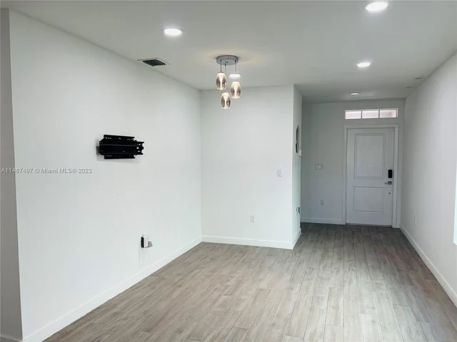 648 NE 5th Way, Florida City FL 33034