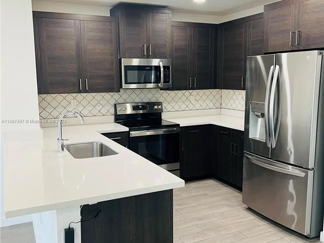 648 NE 5th Way, Florida City FL 33034