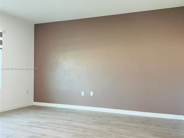 648 NE 5th Way, Florida City FL 33034