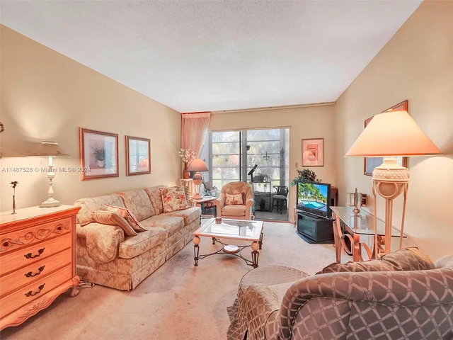 4100 Crystal Lake Dr # 206, Deerfield Beach FL 33064