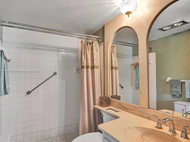 4100 Crystal Lake Dr # 206, Deerfield Beach FL 33064