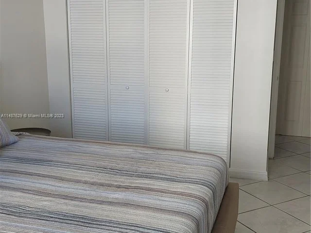 1965 S Ocean Dr # 7B, Hallandale Beach FL 33009