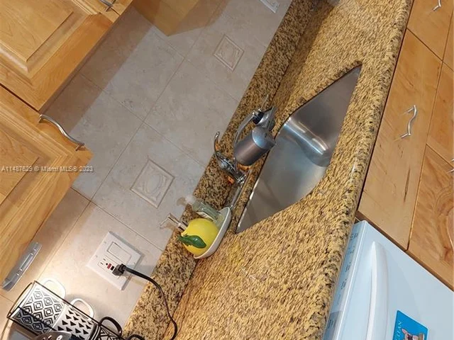 1965 S Ocean Dr # 7B, Hallandale Beach FL 33009