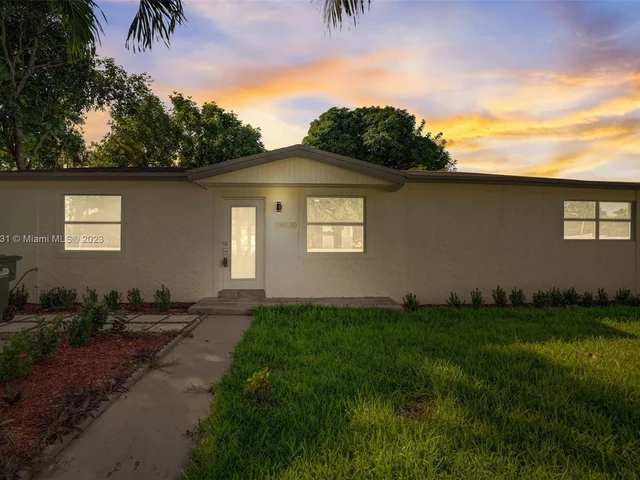 18920 NW 33rd Pl, Miami Gardens FL 33056