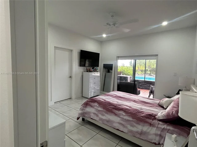 21050 SW 172nd Ave, Miami FL 33187