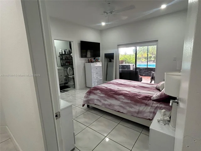 21050 SW 172nd Ave, Miami FL 33187