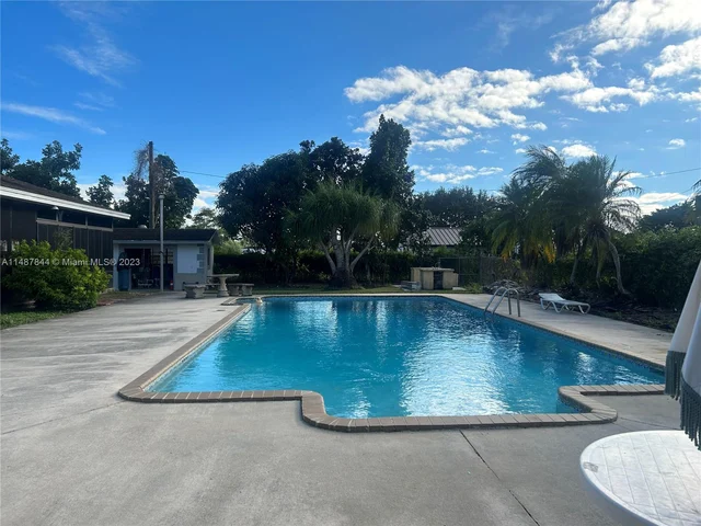 21050 SW 172nd Ave, Miami FL 33187