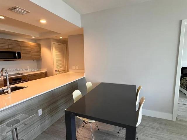 121 NE 34th St # 807, Miami FL 33137