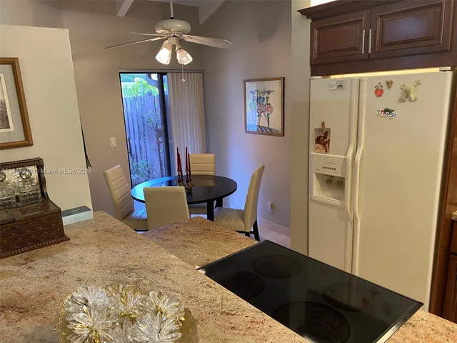 466 Briarwood Cir # 60, Hollywood FL 33024