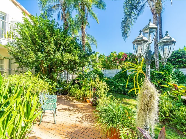 10280 SW 142nd St, Miami FL 33176