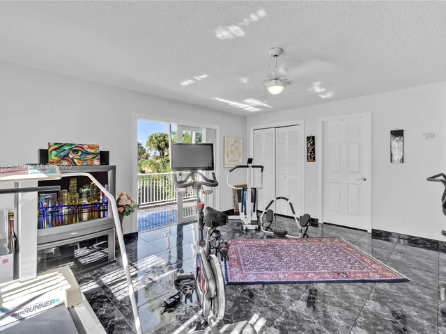 10280 SW 142nd St, Miami FL 33176