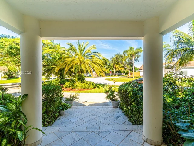 10280 SW 142nd St, Miami FL 33176