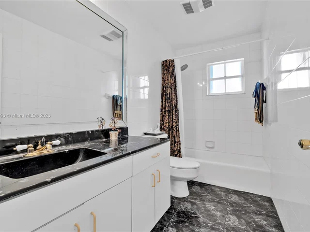 10280 SW 142nd St, Miami FL 33176