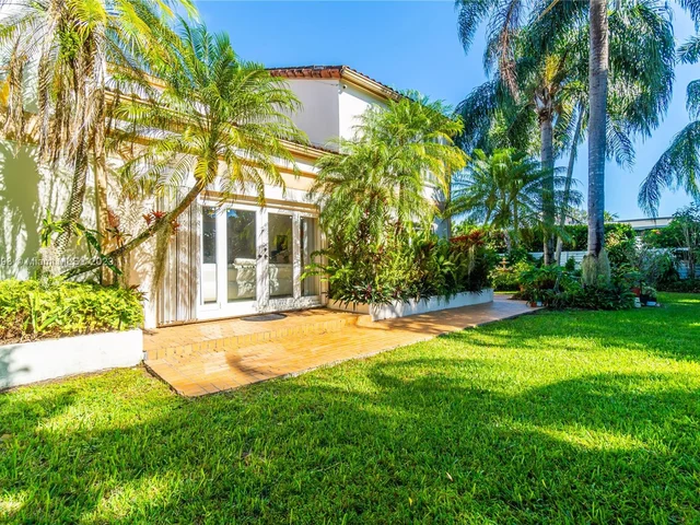 10280 SW 142nd St, Miami FL 33176