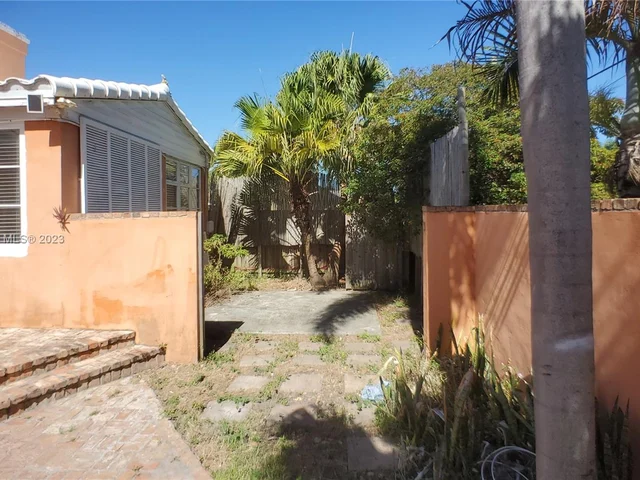 1600 Jackson St, Hollywood FL 33020