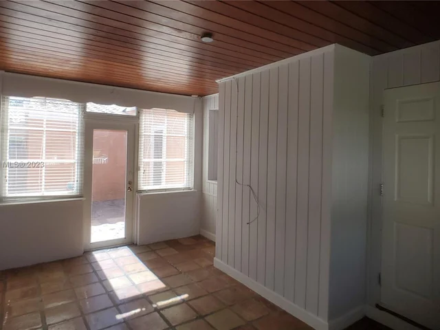 1600 Jackson St, Hollywood FL 33020