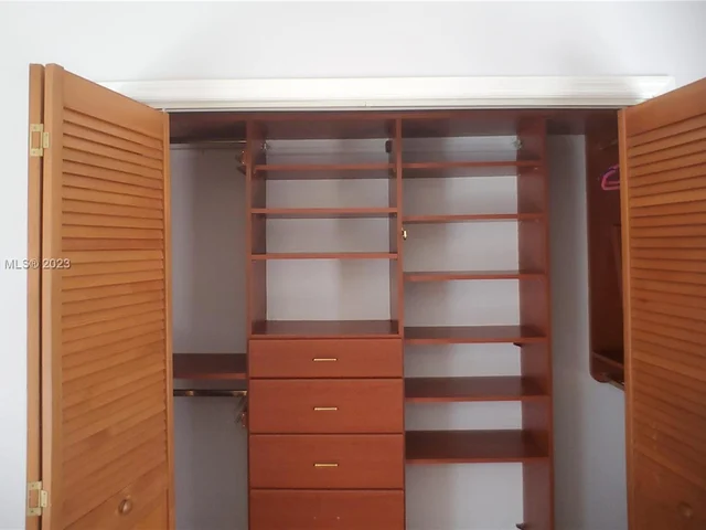 1600 Jackson St, Hollywood FL 33020