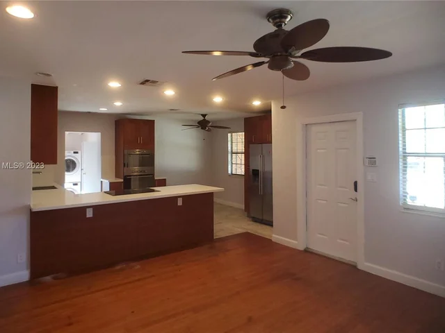 1600 Jackson St, Hollywood FL 33020