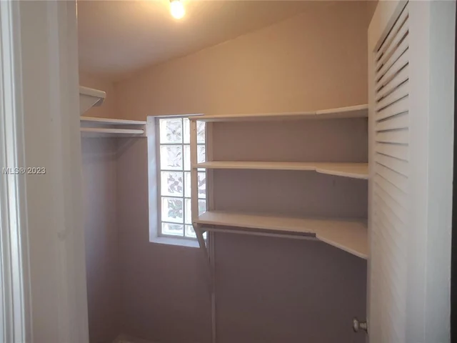 1600 Jackson St, Hollywood FL 33020