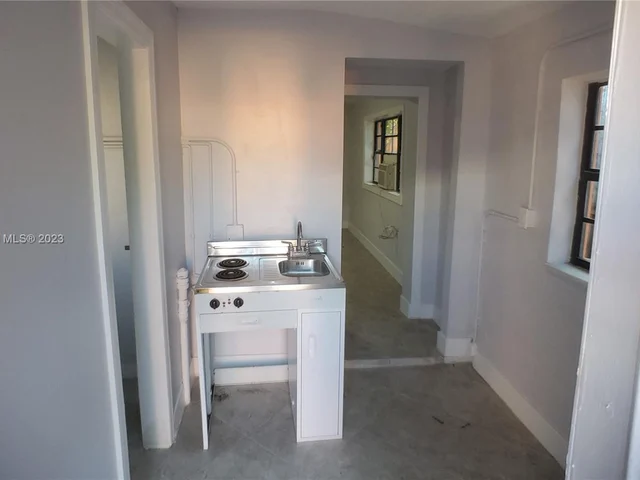 1600 Jackson St, Hollywood FL 33020