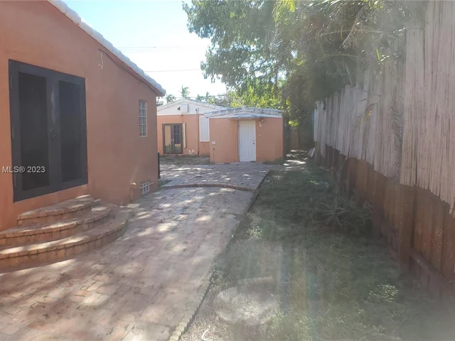 1600 Jackson St, Hollywood FL 33020