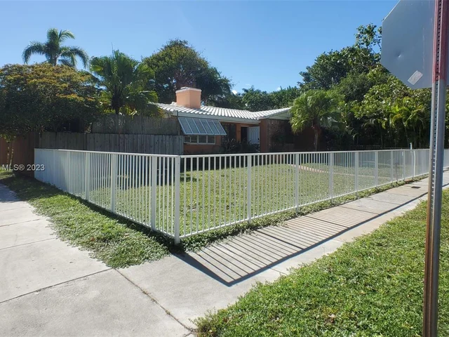 1600 Jackson St, Hollywood FL 33020