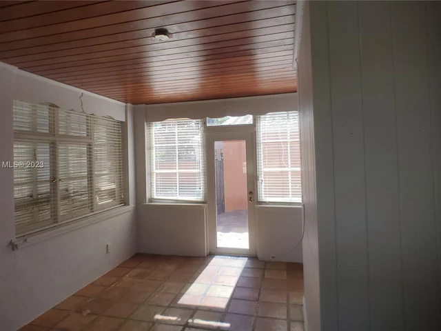 1600 Jackson St, Hollywood FL 33020