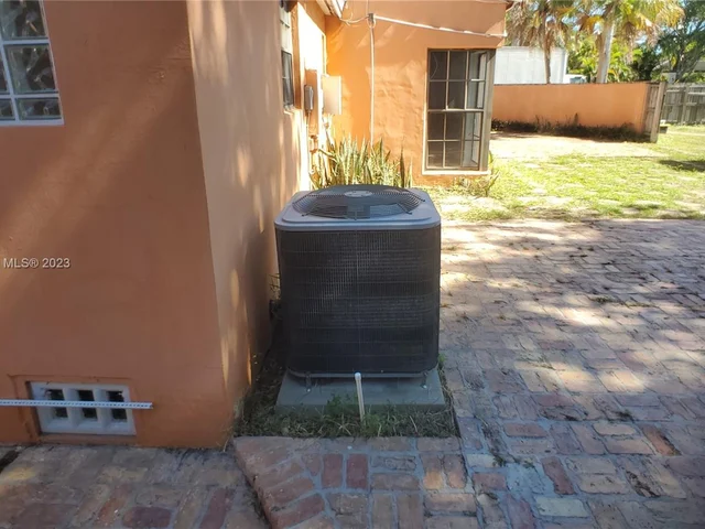 1600 Jackson St, Hollywood FL 33020