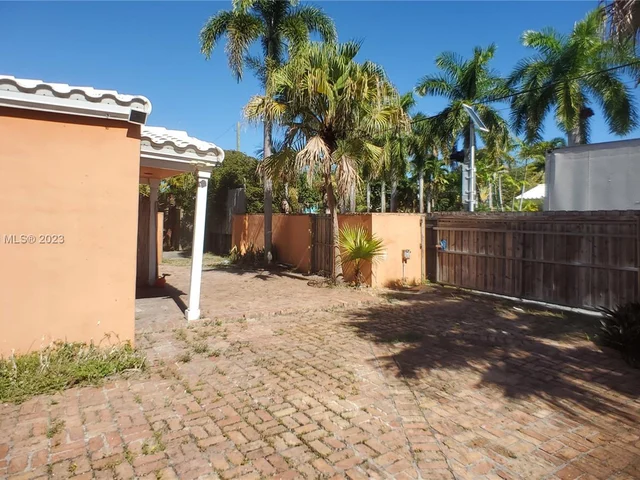 1600 Jackson St, Hollywood FL 33020