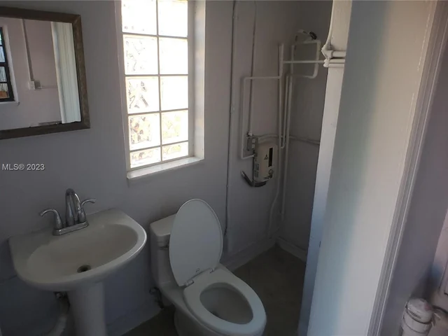 1600 Jackson St, Hollywood FL 33020