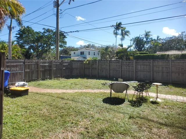 1600 Jackson St, Hollywood FL 33020