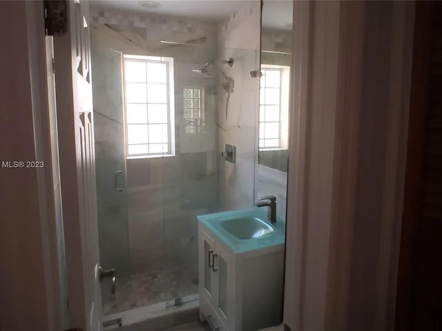 1600 Jackson St, Hollywood FL 33020