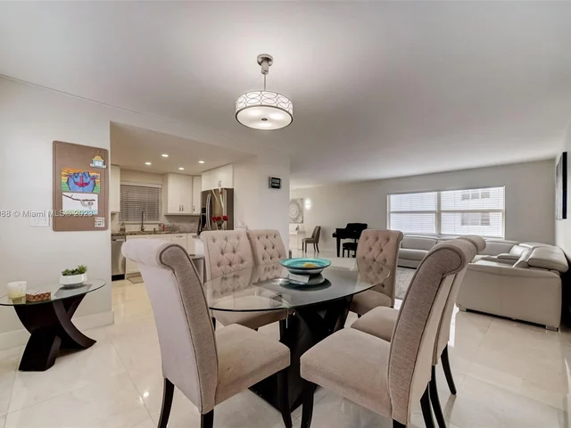 121 Golden Isles Dr # 907, Hallandale Beach FL 33009