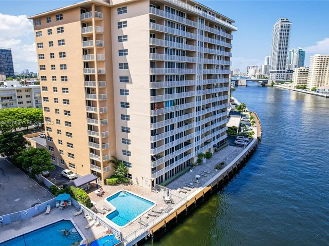 121 Golden Isles Dr # 907, Hallandale Beach FL 33009