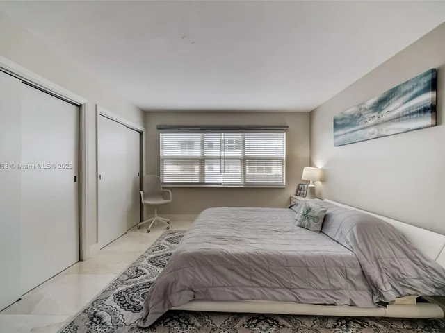 121 Golden Isles Dr # 907, Hallandale Beach FL 33009