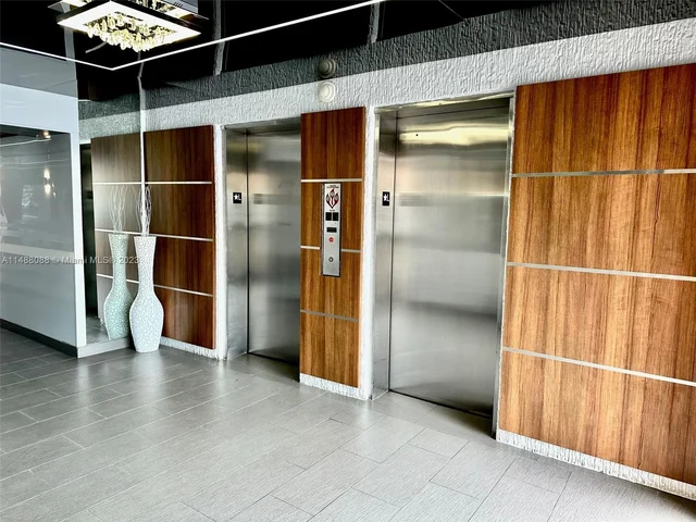 121 Golden Isles Dr # 907, Hallandale Beach FL 33009