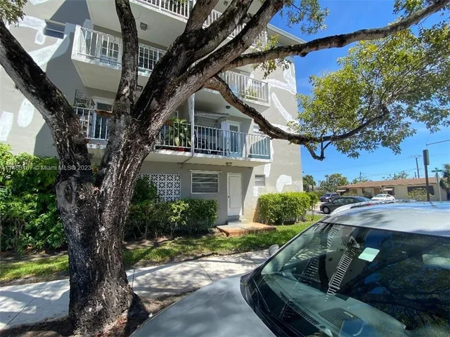 1855 Plunkett St # 101, Hollywood FL 33020