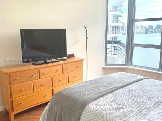 19101 Mystic Pointe Dr # 1104, Aventura FL 33180