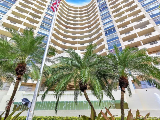 3180 S Ocean Dr, Hallandale Beach FL 33009