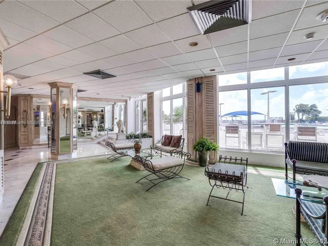 3180 S Ocean Dr, Hallandale Beach FL 33009