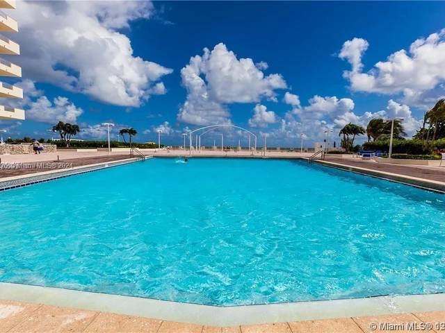 3180 S Ocean Dr, Hallandale Beach FL 33009