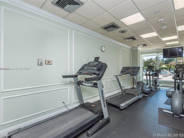 3180 S Ocean Dr, Hallandale Beach FL 33009