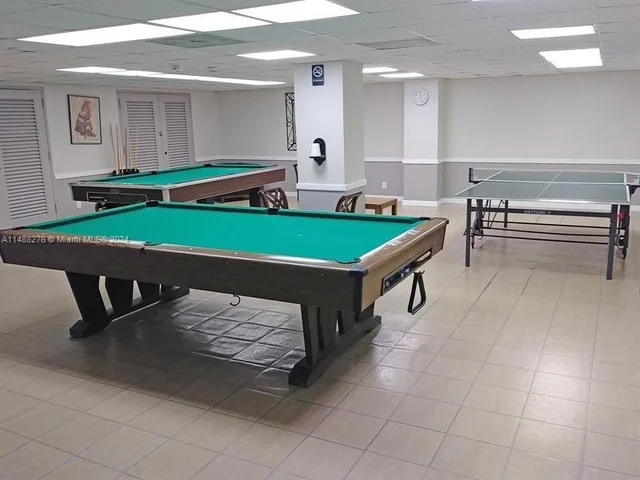 3180 S Ocean Dr, Hallandale Beach FL 33009