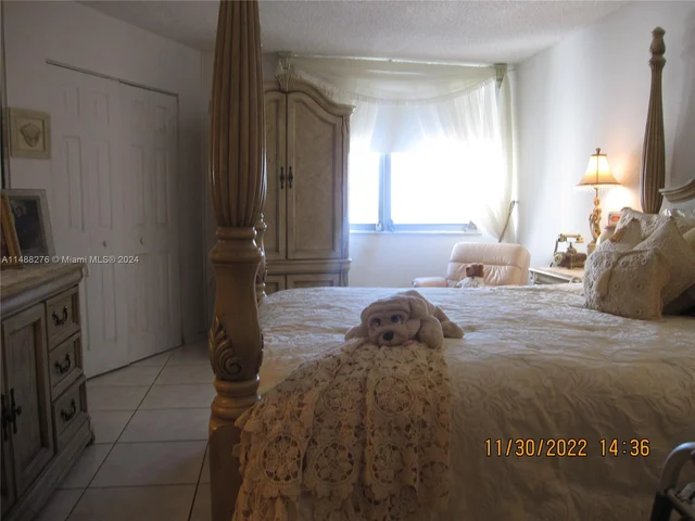 3180 S Ocean Dr, Hallandale Beach FL 33009