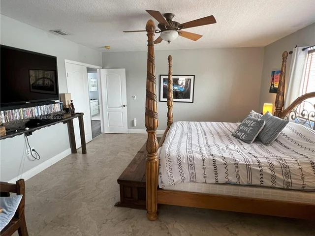 15973 SW 53rd Ter, Miami FL 33185