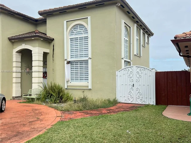 15973 SW 53rd Ter, Miami FL 33185