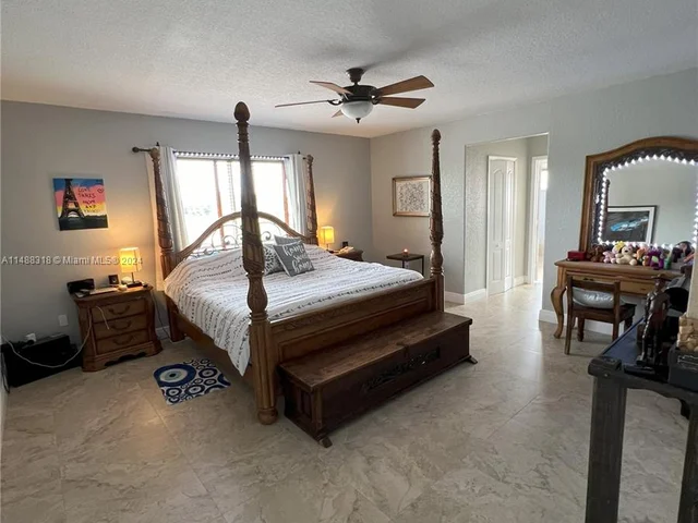 15973 SW 53rd Ter, Miami FL 33185