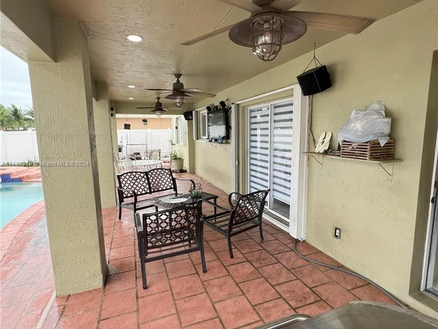 15973 SW 53rd Ter, Miami FL 33185