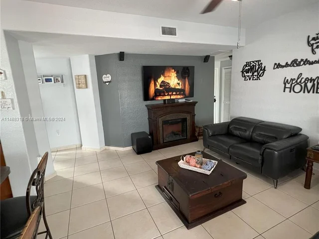 15973 SW 53rd Ter, Miami FL 33185