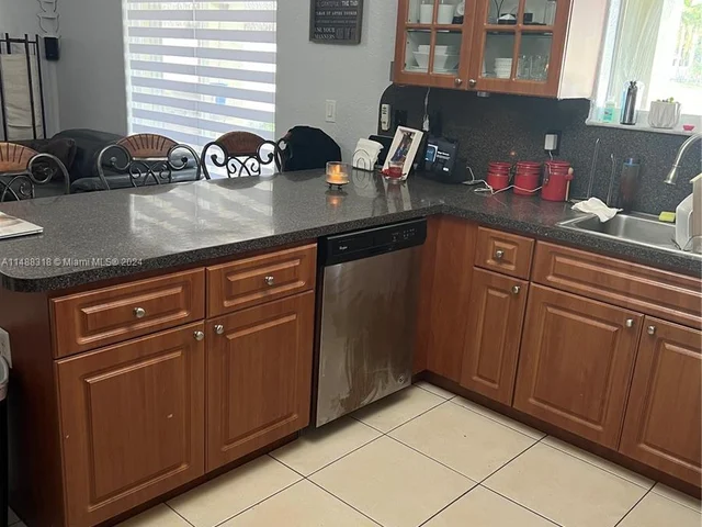 15973 SW 53rd Ter, Miami FL 33185